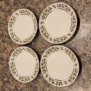 Royal Limited Holly Holiday, 2 Saucers